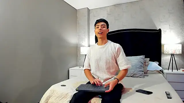 JoshRashfordd online show from February 9, 2025, 11:47 am