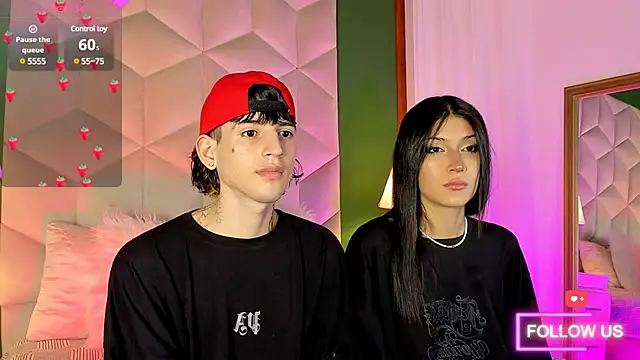 Snapshot of sett_and_gwen chatting on January 13, 2025, 9:42 pm sett and gwen online show from January 13, 2025, 9:42 pm