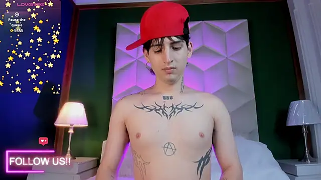 Snapshot of sett_and_gwen chatting on October 8, 2025, 4:25 am sett and gwen online show from October 8, 2025, 4:25 am