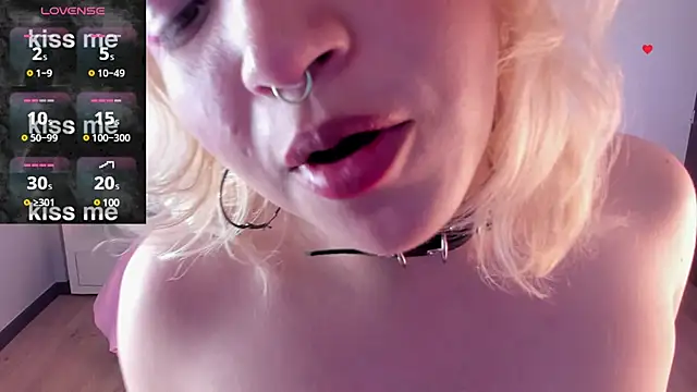 Snapshot of lady_noize chatting on February 28, 2025, 11:01 pm lady noize online show from February 28, 2025, 11:01 pm