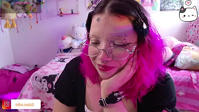 Snapshot of lady_noize chatting on January 18, 2026, 8:23 pm lady noize online show from January 18, 2026, 8:23 pm