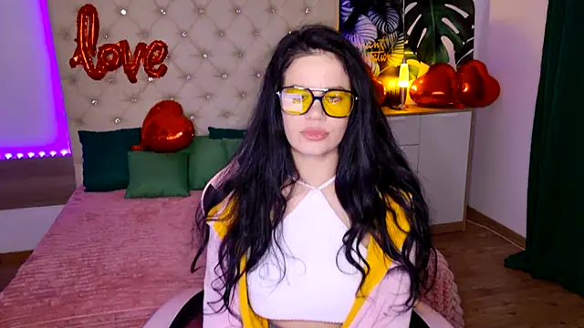 KattieSims online show from February 14, 2025, 7:33 pm