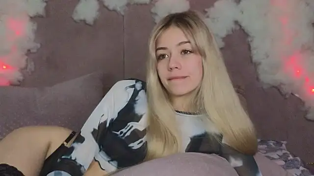 STELLA RICH online show from February 22, 2025, 3:56 am