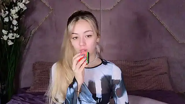 STELLA RICH online show from February 10, 2025, 9:04 pm