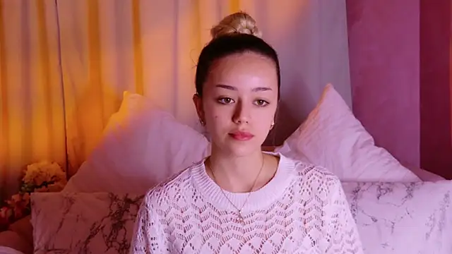 Snapshot of STELLA_RICH chatting on September 24, 2025, 9:43 pm STELLA RICH online show from September 24, 2025, 9:43 pm