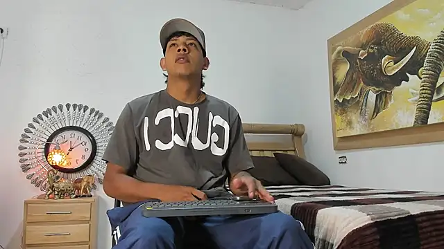 mr stiven  online show from April 12, 2026, 3:10 am