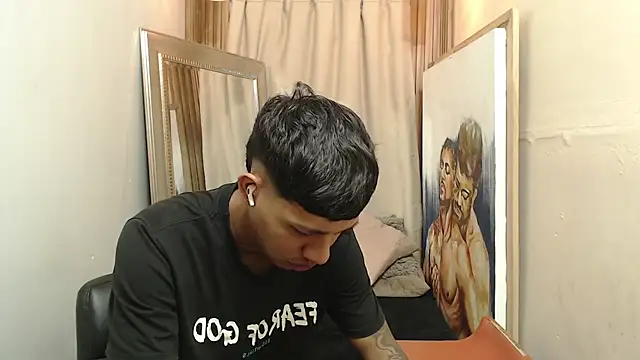 mr stiven  online show from December 3, 2025, 3:40 am