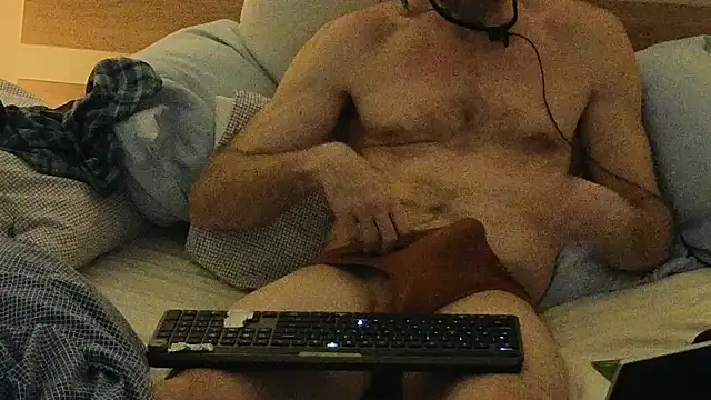 Twowellshapedheads online show from March 31, 2026, 10:45 pm