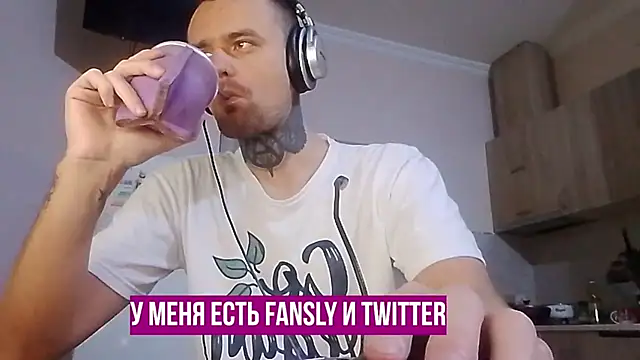 HappyZebra13 online show from January 5, 2025, 6:56 pm