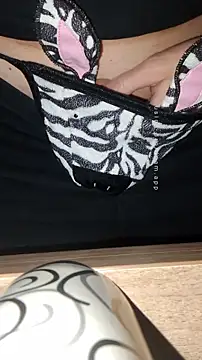 HappyZebra13 online show from January 12, 2025, 1:53 am