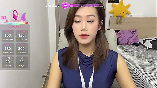 Snapshot of Bella-LL chatting on October 28, 2025, 4:28 pm Bella-LL online show from October 28, 2025, 4:28 pm