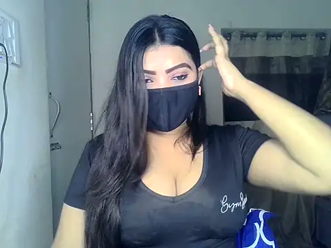 Snapshot of ishi_Beauty chatting on July 2, 2026, 7:14 am ishi Beauty online show from July 2, 2026, 7:14 am