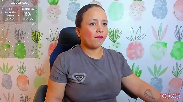 linda rios  online show from November 20, 2025, 7:25 pm