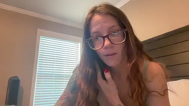 Snapshot of yourstrulylivy69 chatting on February 21, 2025, 4:37 pm yourstrulylivy69 online show from February 21, 2025, 4:37 pm
