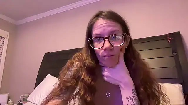 Snapshot of yourstrulylivy69 chatting on February 21, 2025, 11:33 am yourstrulylivy69 online show from February 21, 2025, 11:33 am