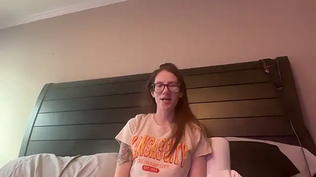 Snapshot of yourstrulylivy69 chatting on February 6, 2025, 2:48 pm yourstrulylivy69 online show from February 6, 2025, 2:48 pm