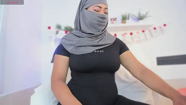 Snapshot of jazmin_anbar chatting on October 2, 2025, 6:11 pm jazmin anbar online show from October 2, 2025, 6:11 pm