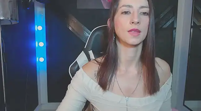 aitana ag online show from March 18, 2025, 3:33 pm