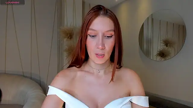 MiaFarrell  online show from March 19, 2025, 5:28 pm