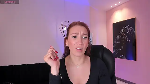 MiaFarrell  online show from September 29, 2025, 6:13 pm