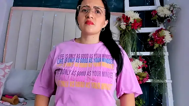 africa holmes online show from September 18, 2025, 1:52 am