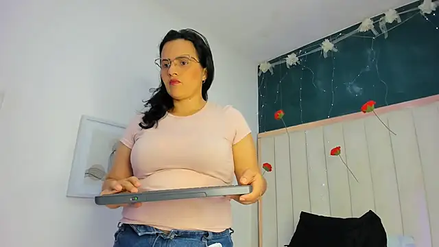 africa holmes online show from February 18, 2026, 2:20 am