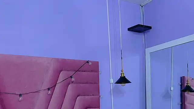 Snapshot of kinkyandsavage chatting on October 19, 2025, 12:30 pm kinkyandsavage online show from October 19, 2025, 12:30 pm