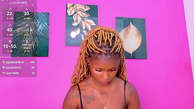 Snapshot of kinkyandsavage chatting on September 29, 2025, 7:30 pm kinkyandsavage online show from September 29, 2025, 7:30 pm