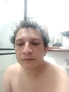 Snapshot of Bombi22 chatting on February 9, 2025, 3:01 pm Bombi22 online show from February 9, 2025, 3:01 pm