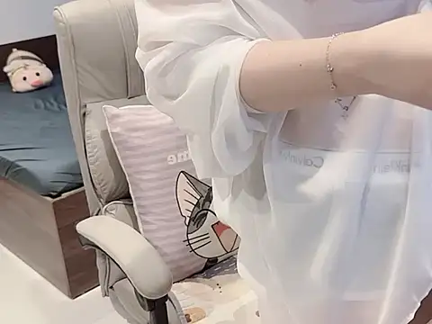 Eva-Public online show from October 24, 2025, 3:00 pm