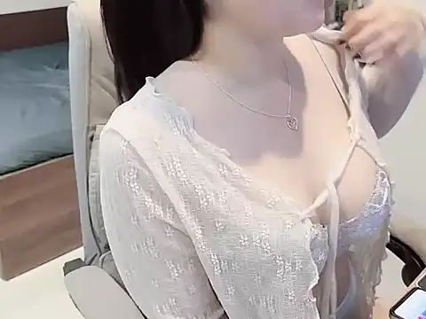 Eva-Public online show from October 28, 2025, 6:01 am