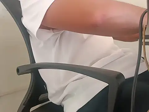 Snapshot of antonix-hard chatting on October 21, 2025, 7:57 pm antonix-hard online show from October 21, 2025, 7:57 pm