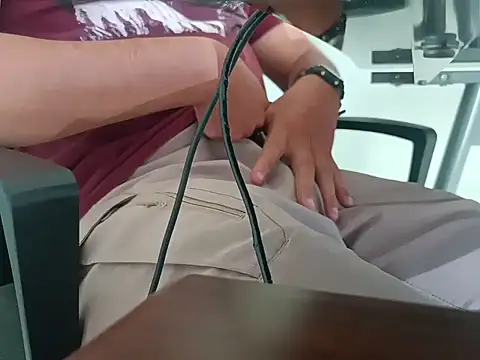 Snapshot of antonix-hard chatting on November 7, 2025, 9:19 pm antonix-hard online show from November 7, 2025, 9:19 pm