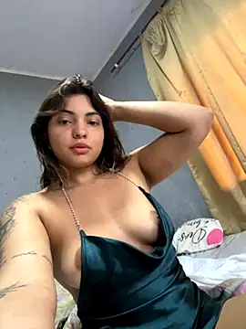 Snapshot of Nicollygriu chatting on September 25, 2025, 4:35 pm Nicollygriu online show from September 25, 2025, 4:35 pm