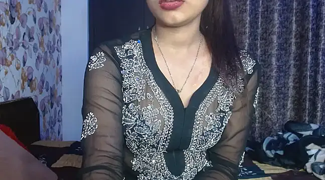Snapshot of Baby_Zahira chatting on February 17, 2025, 11:33 pm Baby Zahira online show from February 17, 2025, 11:33 pm