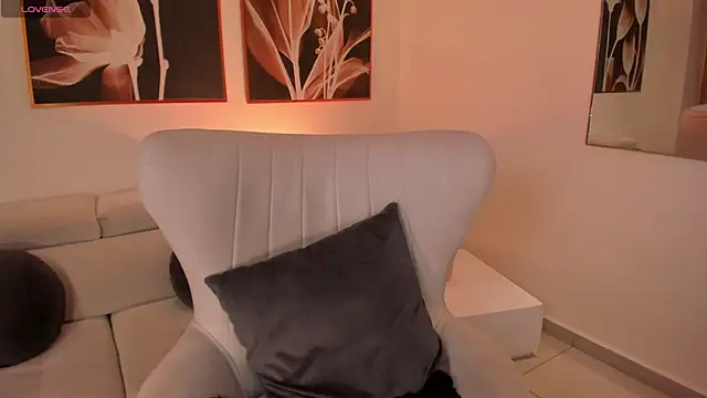 FernandaX1 online show from February 12, 2025, 7:02 pm