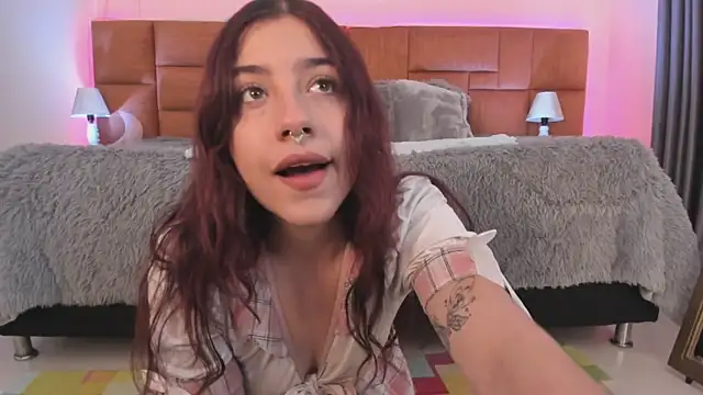 Snapshot of Regina_blum chatting on February 24, 2026, 1:23 pm Regina blum online show from February 24, 2026, 1:23 pm