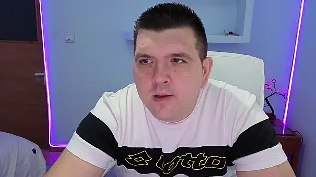 Snapshot of JasonJacks chatting on September 19, 2025, 6:39 am JasonJacks online show from September 19, 2025, 6:39 am