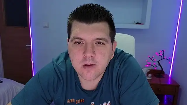 Snapshot of JasonJacks chatting on October 5, 2025, 5:53 am JasonJacks online show from October 5, 2025, 5:53 am