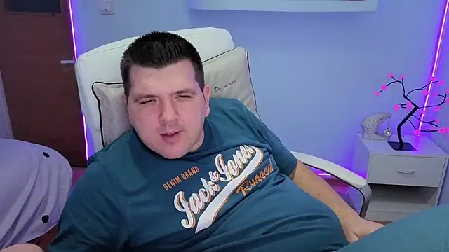 Snapshot of JasonJacks chatting on October 25, 2025, 5:02 pm JasonJacks online show from October 25, 2025, 5:02 pm