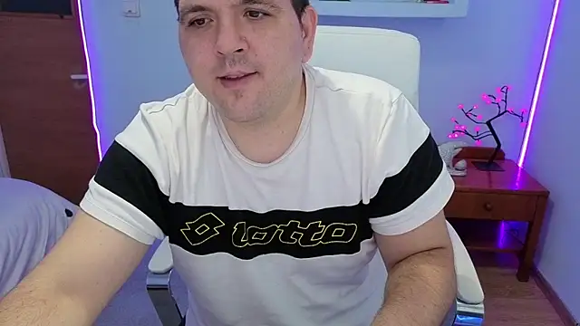 Snapshot of JasonJacks chatting on October 4, 2025, 2:29 pm JasonJacks online show from October 4, 2025, 2:29 pm