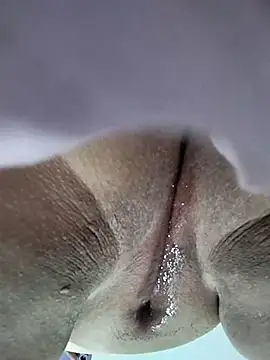 Snapshot of luluzinha29 chatting on December 30, 2024, 1:58 am luluzinha29 online show from December 30, 2024, 1:58 am