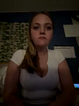 lilabigtits online show from October 27, 2025, 8:54 pm