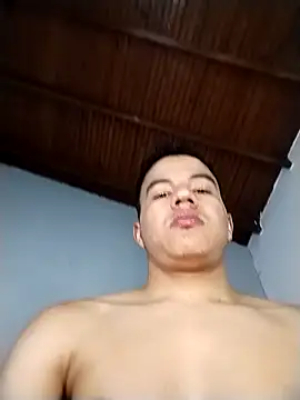 Snapshot of lucas_wellx chatting on September 20, 2025, 8:30 am lucas wellx online show from September 20, 2025, 8:30 am