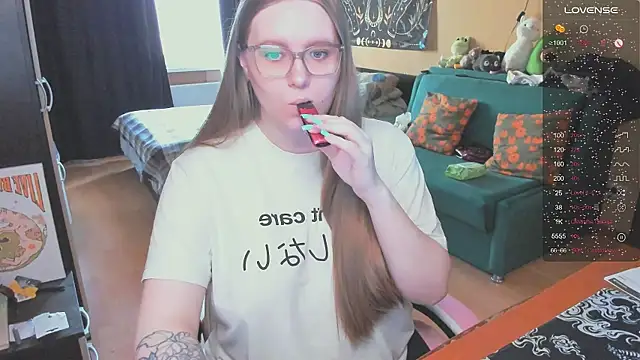 Alice Dreamgirl  online show from March 28, 2026, 10:49 am