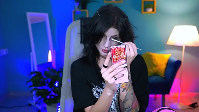 Snapshot of JadeCastle_ chatting on October 9, 2025, 5:46 pm JadeCastle online show from October 9, 2025, 5:46 pm