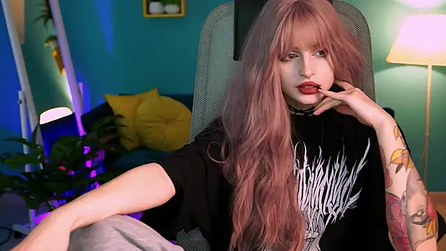 Snapshot of JadeCastle_ chatting on March 18, 2025, 8:06 am JadeCastle online show from March 18, 2025, 8:06 am