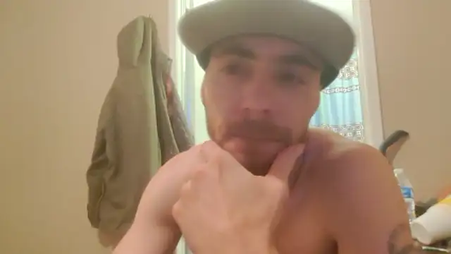 Snapshot of Huntzg23 chatting on February 4, 2026, 7:20 pm Huntzg23 online show from February 4, 2026, 7:20 pm