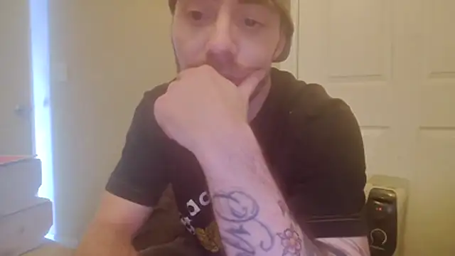 Snapshot of Huntzg23 chatting on February 19, 2026, 9:39 am Huntzg23 online show from February 19, 2026, 9:39 am