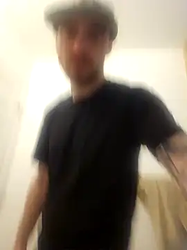 Snapshot of Huntzg23 chatting on February 23, 2026, 7:58 pm Huntzg23 online show from February 23, 2026, 7:58 pm